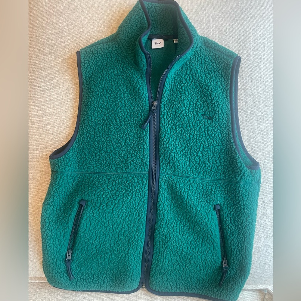 Aritzia TNA vest